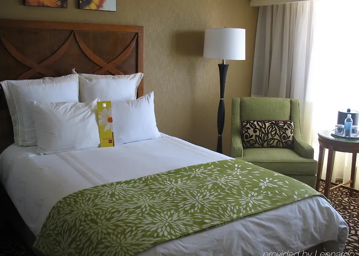 Delta By Marriott Phoenix Hotel 3*