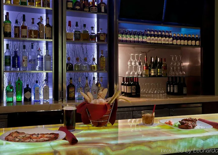 Delta By Marriott Phoenix 3*